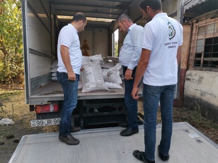 Bölgələrdə elit toxumların səyyar satışı aparılır