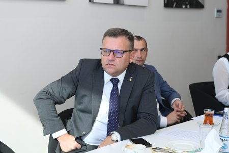 Rumıniyalı nazir Azərbaycanın əmək münasibətləri sahəsində  islahatlar təcrübəsi ilə tanış olub