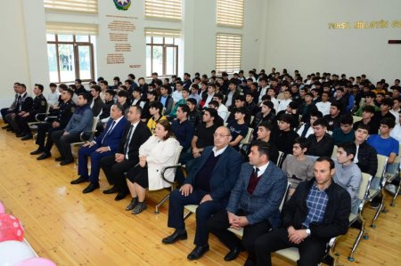 4 saylı tam orta məktəbdə görüş keçirilib