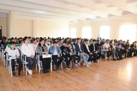 “Ağ ölüm”ün zərərləri barədə məlumatlandırılması məqsədilə Masallı Rayon Polis Şöbəsinin təşkilatçılığı ilə şəhər 1 nömrəli tam orta məktəbdə maarifləndirici görüş keçirilib