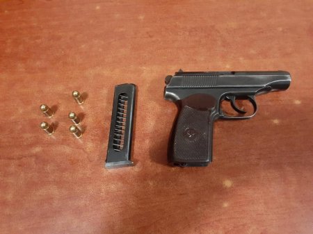 Nəsimi rayonunda axtarışda olan şəxs “Makarov” tapançası satmaq istəyən zaman saxlanılıb