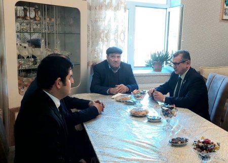 Novruzəli Aslanov İsmayıllıda şəhid ailələrini ziyarət edib -Fotolar