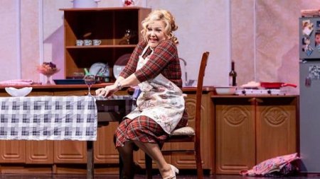 Türkiyənin tanınmış aktrisası Bakıda monotamaşa ilə çıxış edib