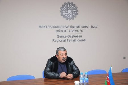 Noyabrın 21-də Gəncə-Daşkəsən Regional Təhsil İdarəsinin müdiri Elçin Kərimov idarənin inzibati binasında vətəndaşları qəbul edib